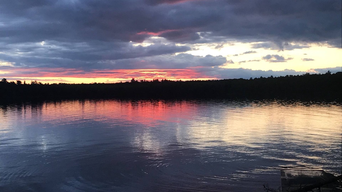 Plattsburgh House | Spitfire Retreat on Champlain. Less than an HOUR TO WHITEFACE Mtn.or Montreal.