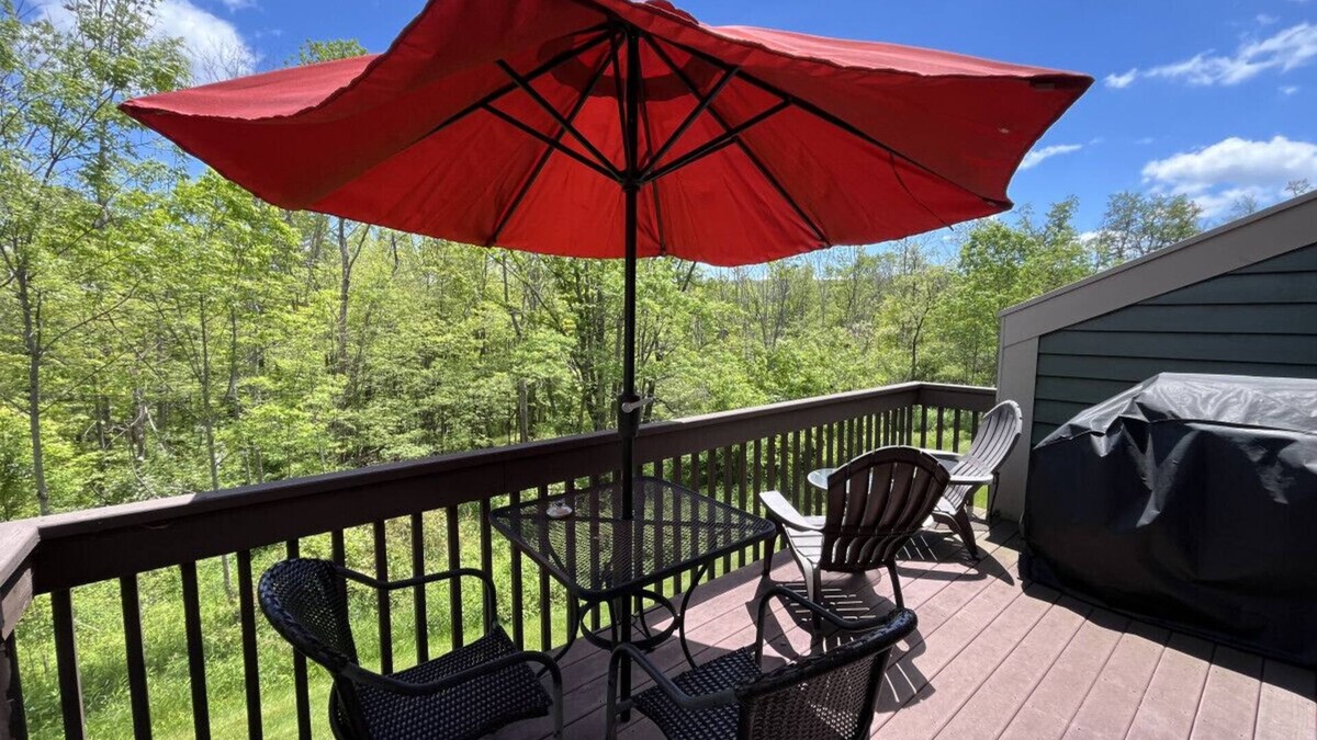 Hidden Valley House | ☀️🏊‍♂️ Splash, Explore & Play – Your Family’s Laurel Highlands Basecamp 🏞️🌸🌿