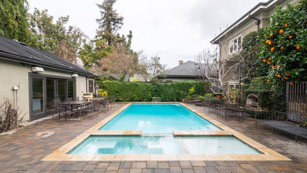 Willow Glen House | Splashpad. Steps from downtown and dining, shops and Starbucks. Walkable