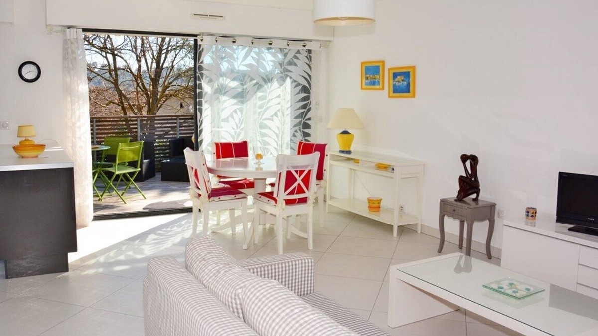 Valbonne Apartment | Splendid 3P in residence in the Calm - Car park - WIFI - TERRACE - 70m Center VALBONNE