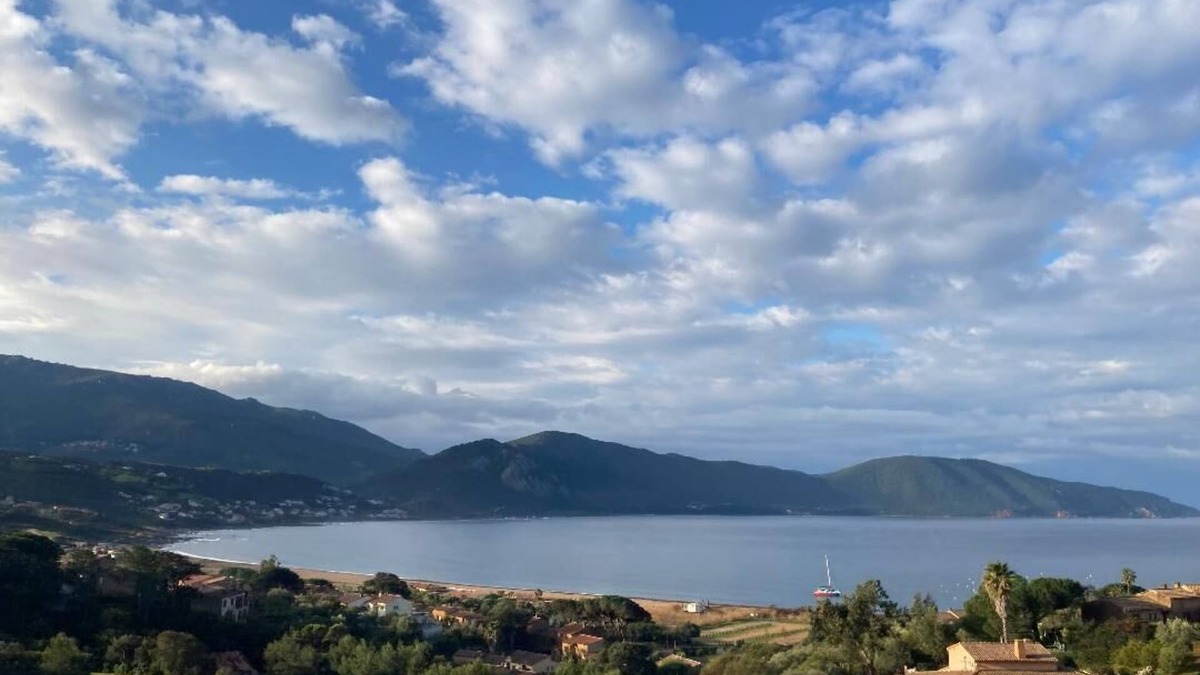 Residences du Golfe de Lava Villa | Splendid 90m 2 villa level, panoramic view of the Gulf of Lava (beach 200m away)