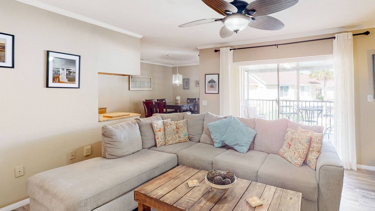 Bayview Condo | Splendid condo with private beach access, heated pool, hot tub & volleyball