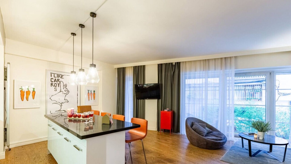 Kabatas Apartment | Splendid Flat with Excellent Location in Beyoglu