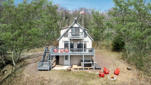 Romney House | Splendid Mountaintop Cabin Retreat near South Branch Potomac River in West Virginia