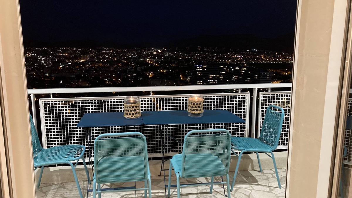 Perier Apartment | Splendid panoramic sea and city views