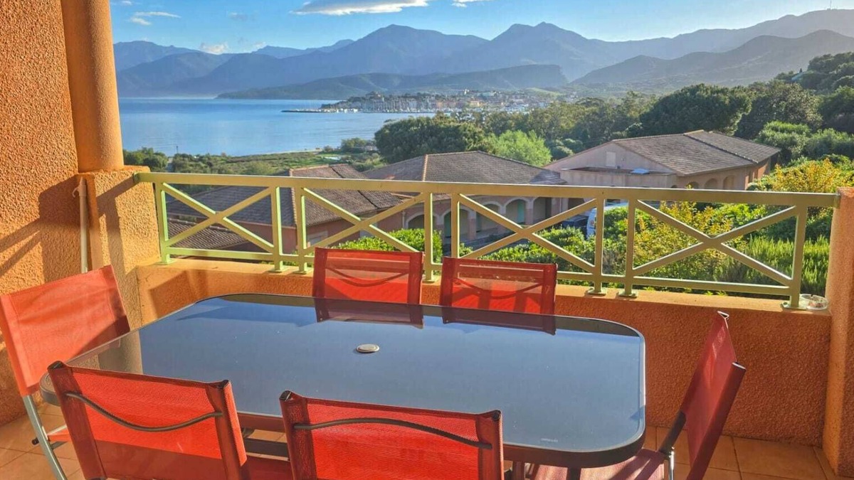 Saint-Florent Apartment | Splendid T3 with breathtaking views, only 300m from the Roya beach