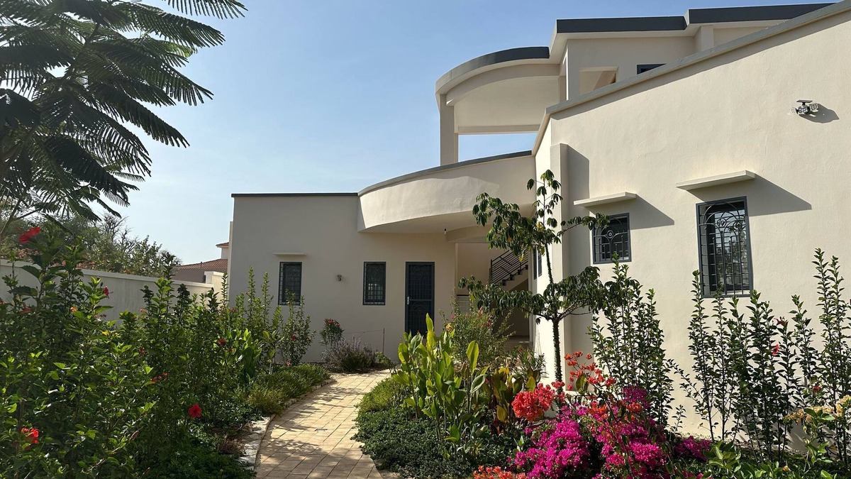 Mbour Villa | Splendid villa in Warang