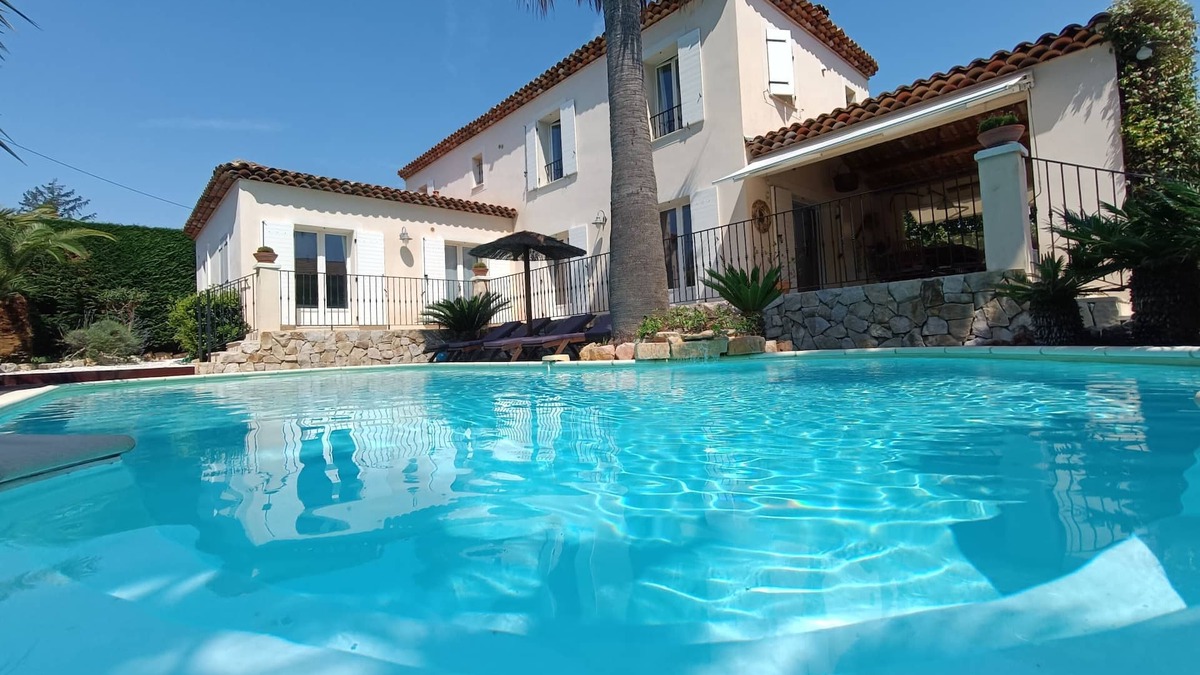 Plaine de la Brague Villa | Splendid villa with swimming pool, rated 4*, spacious and very welcoming.