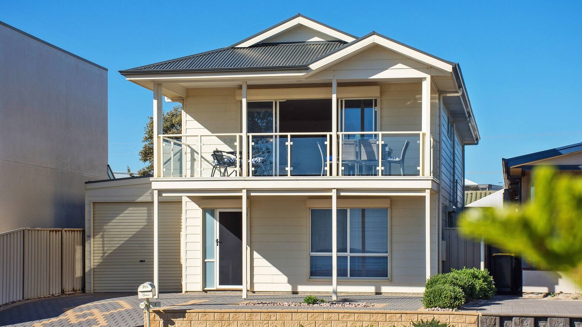 Christies Beach House | Splendour on Esplanade