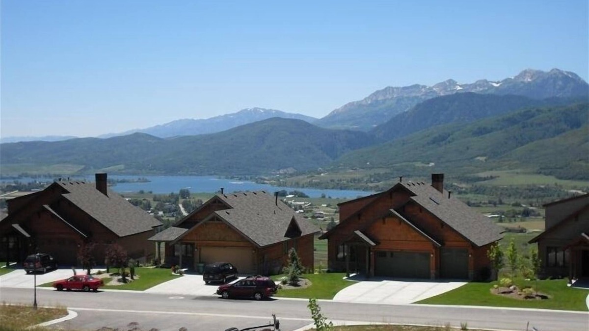 Eden House | Spoil yourself in our luxurious Trappers Ridge home!