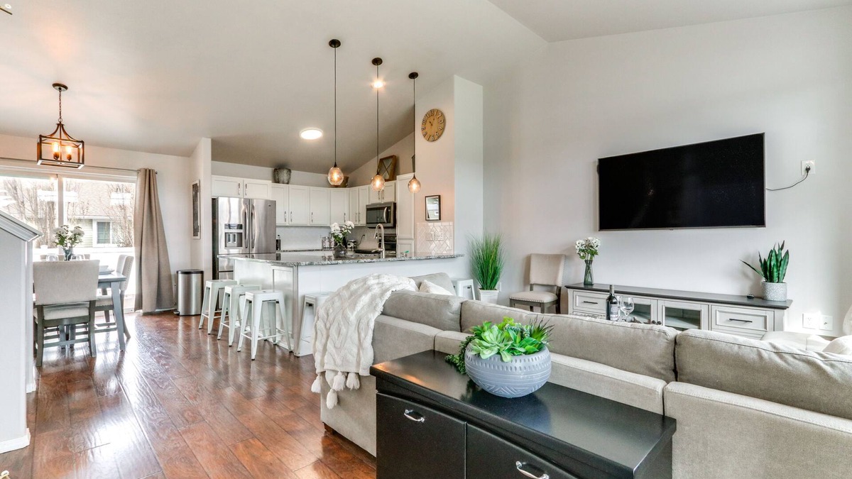 Greenacres House | Spokane Valley Home w/Fire Pit - 1 Mi to Trails!