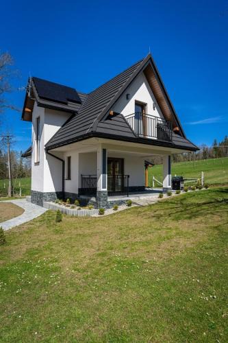 Czerwienne House | Spokojny Zakątek