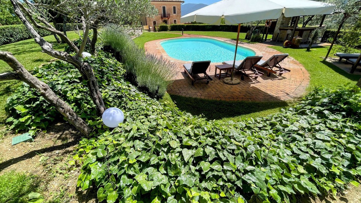 Spoleto House | SPOLETO TRANQUILITA + POOL. SLEEPS 20 SPOLETO CENTRE 15 MINS