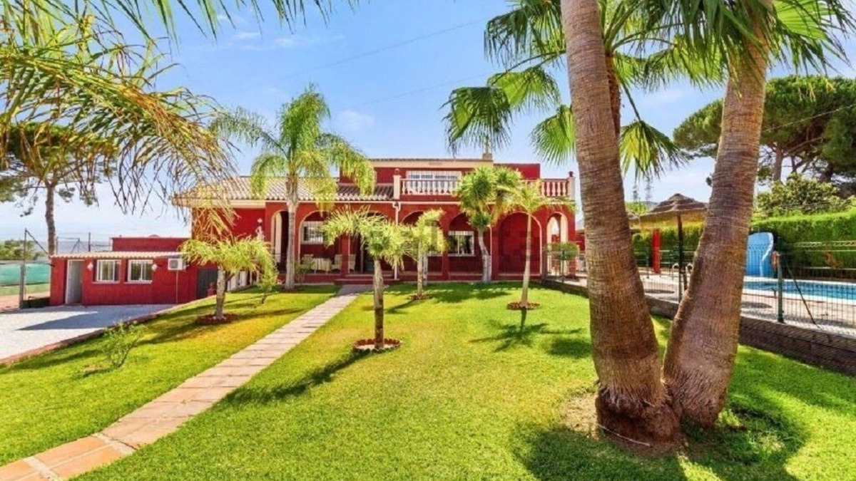 Pinos de Alhaurin Villa | Sports Villa for the whole family