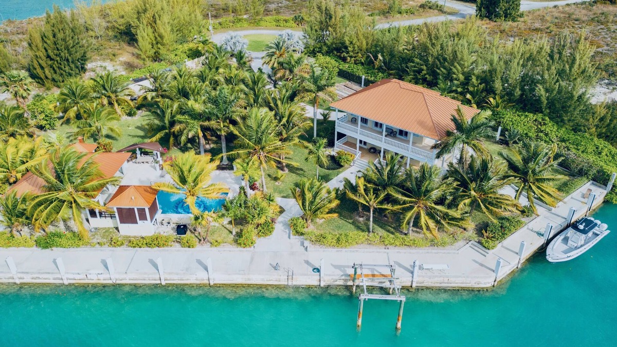 Freeport House | Sportsman's Paradise on the Grand Lucayan Waterway w/large dock, pool, cabana