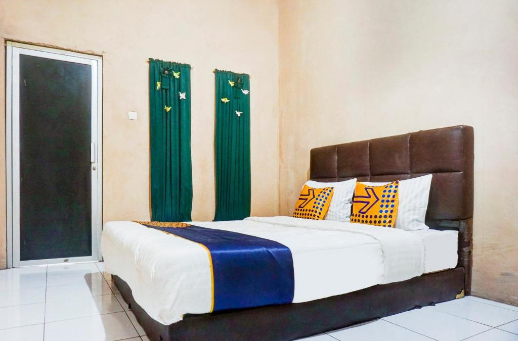 Depok Hotel | SPOT ON 90146 Sugianto Guesthouse Syariah