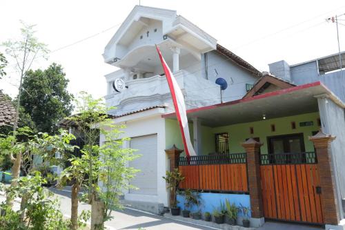 Blitar Hotel | SPOT ON 93189 Rumah Berkah Syariah