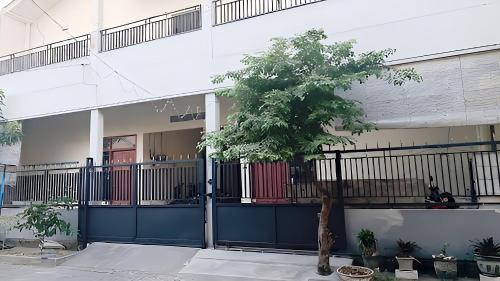 Sidoarjo Hotel | SPOT ON 93685 Homestay Bu Sun SyariahNearTaman Rekreasi & Pemandian Taman Suruh
