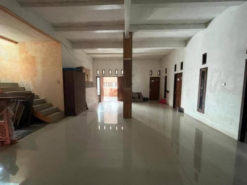 Lawang Hotel | SPOT ON 93999 Kost Ibu Joko Syariah