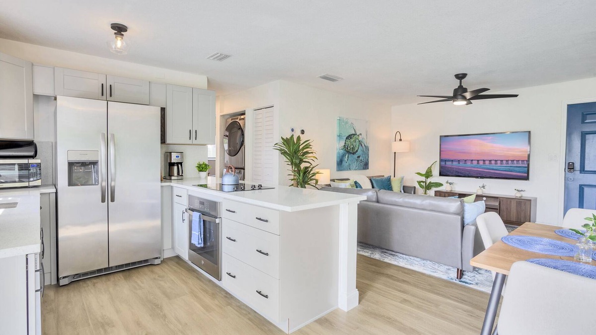 Dunedin Condo | Spotlessly Clean Comfy King Beds 1 Mi To Honeymoon Isle Beach Pass Included