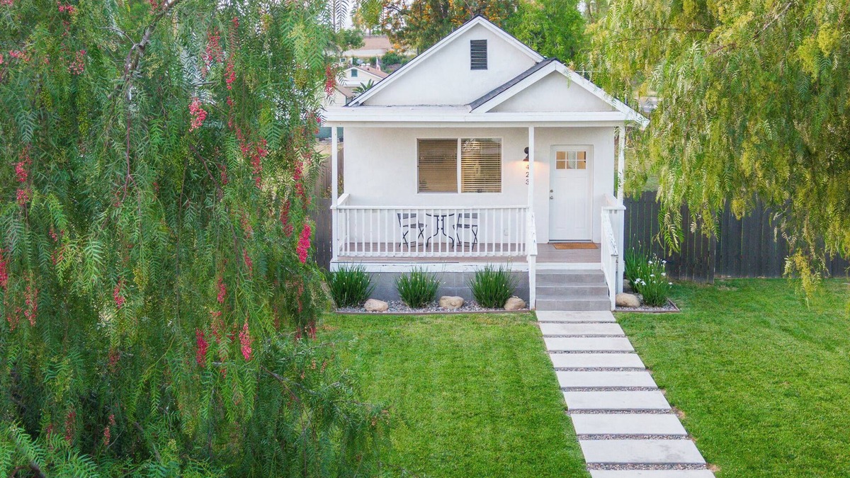 Downtown Redlands House | Sprawling Downtown Redlands Retreat Central to all Schools, Hospitals & Events