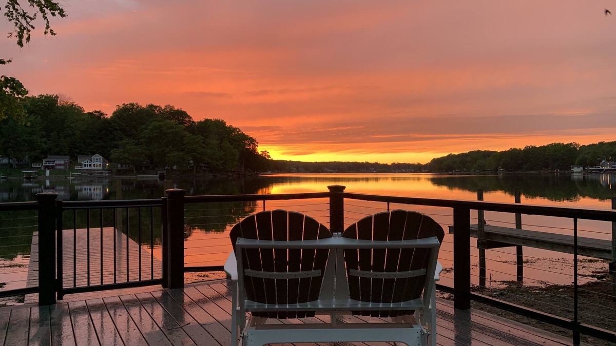 Findley Lake House | Sprawling Historic Inn With Lake Frontage! Fallfest at the Peak!
