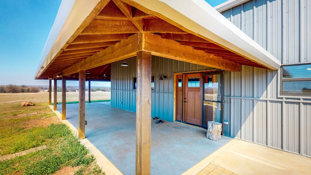Pawnee House | Sprawling retreat with two lodges, entertainment
