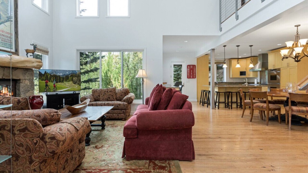 Highland Meadows House | Sprawling West Vail House - Close to Slopes!