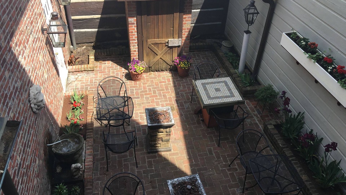 Hanoverton Hotel | Spread Eagle Tavern and Inn