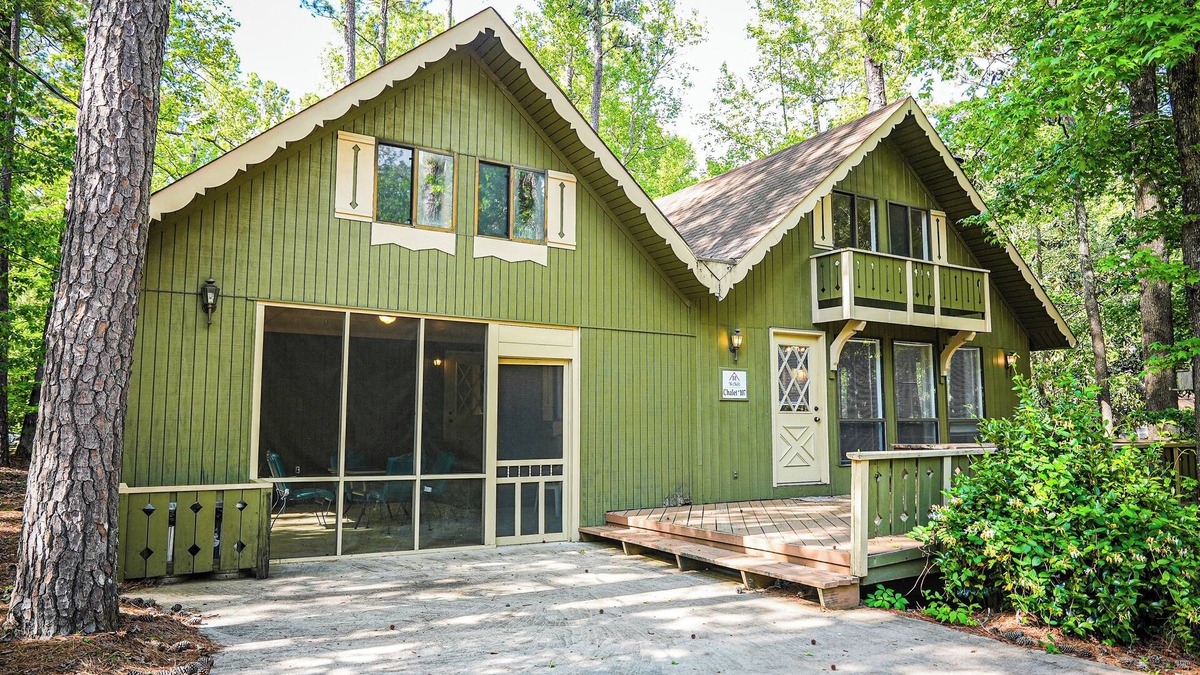 Pine Mountain Ski Chalet | Spread out and relax in this spacious wooded view chalet close to FDR State Park