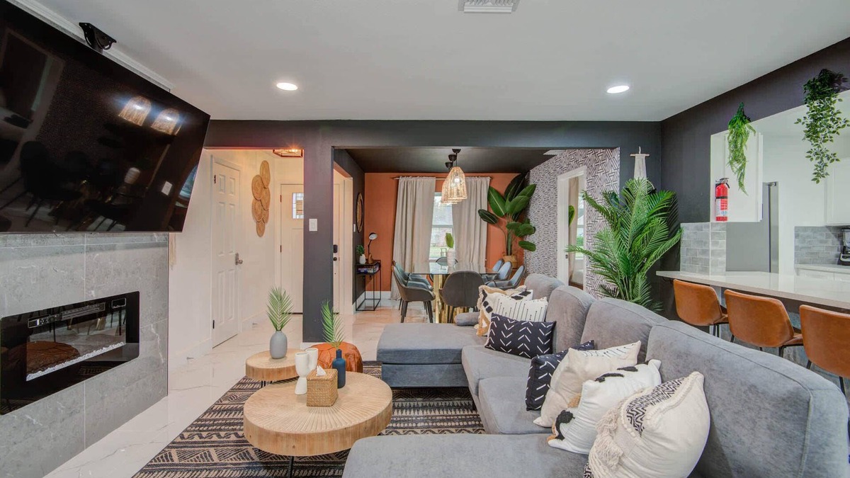 Spring Branch Central House | Spring Branch Getaway Ft. 5BD/2BA, Pool & Hot tub