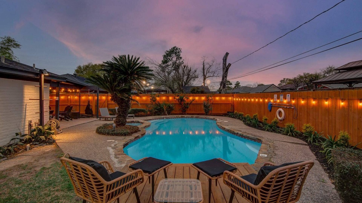 Spring Branch Central House | Spring Branch Getaway Feat 5BD, Pool, Hot tub