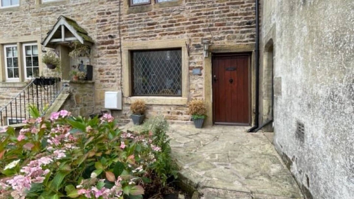 Trawden Cottage | Spring Cottage 2BR Escape - Garden, Coffee Machine, Self Check-in