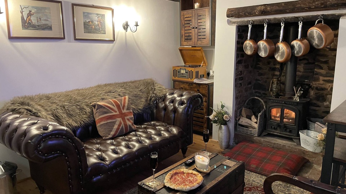 Halfway House Cottage | Spring Cottage, Est. 1850
