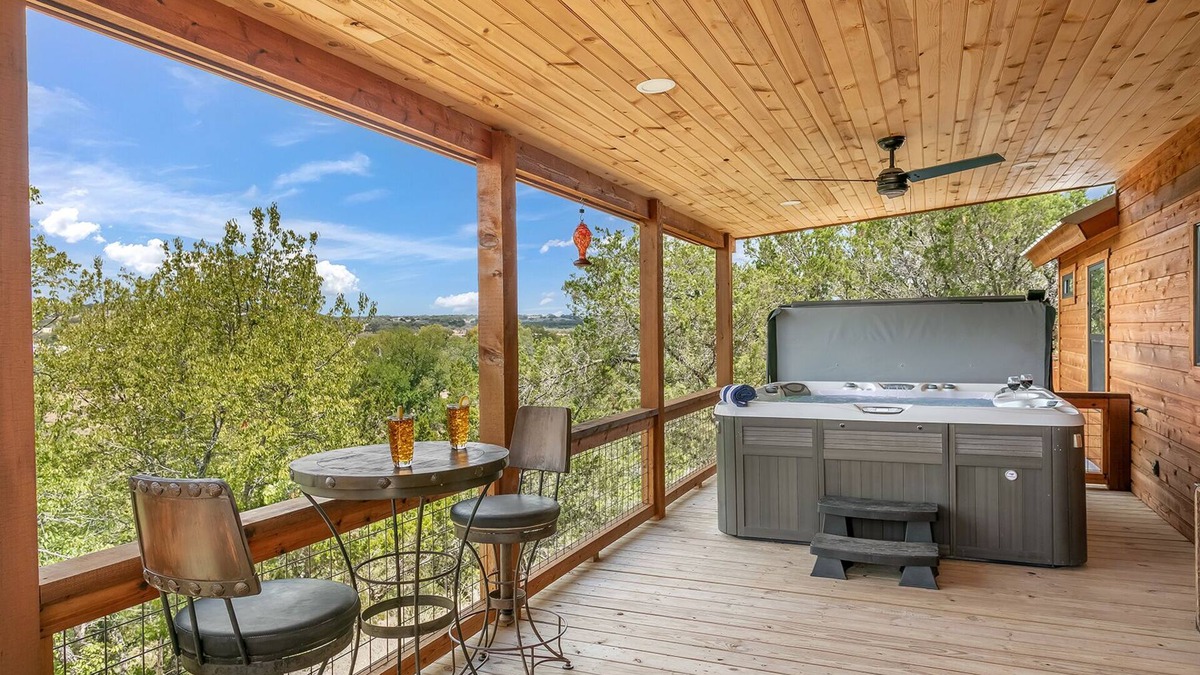 Fredericksburg Cabin | Spring Creek Casita at No Rancho Properties | Hot Tub | Hill Country Views & More
