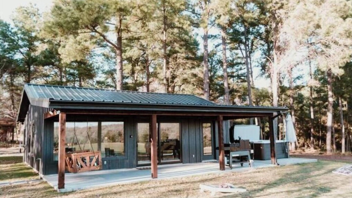 Hearne House | Spring Creek Oasis, 2-bedroom house in welcoming Bryan