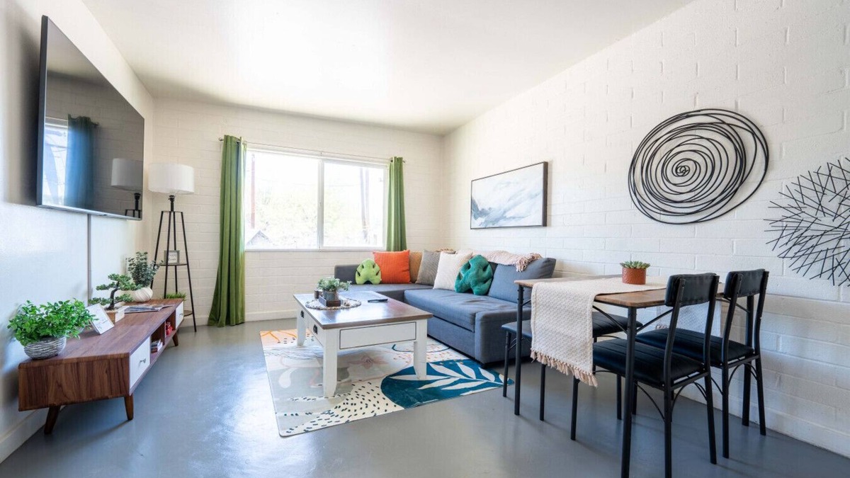 Rincon Heights Apartment | Spring Dream! 2BR Apt w/Parking in the Heart of DT!