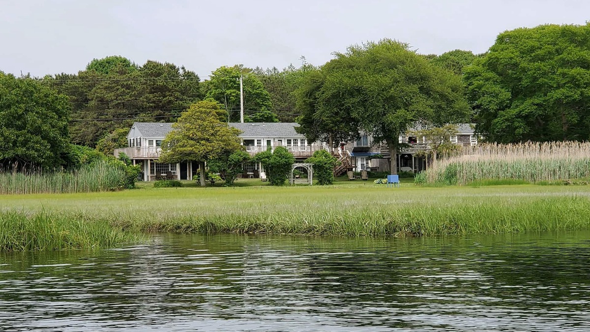 East Sandwich Hotel | Spring Garden Inn