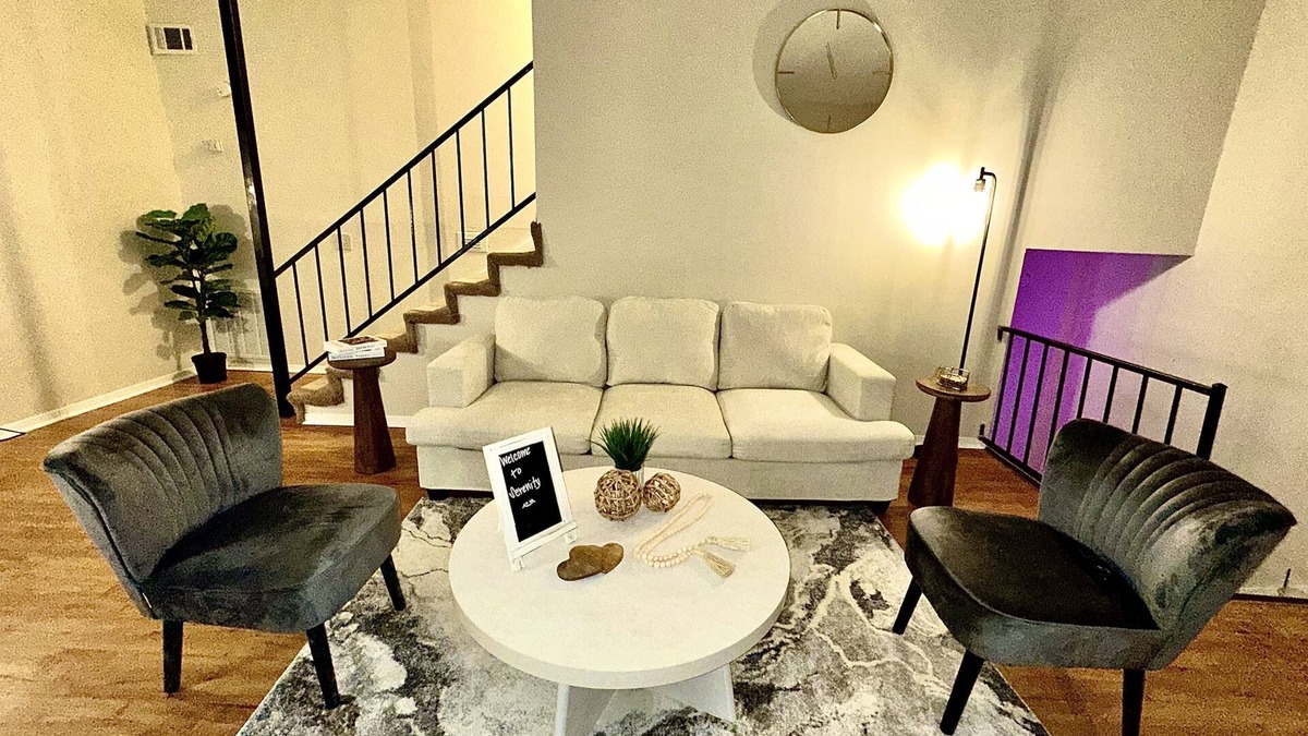 Fondren House | Spring Getaway 5 minutes away from Hospital