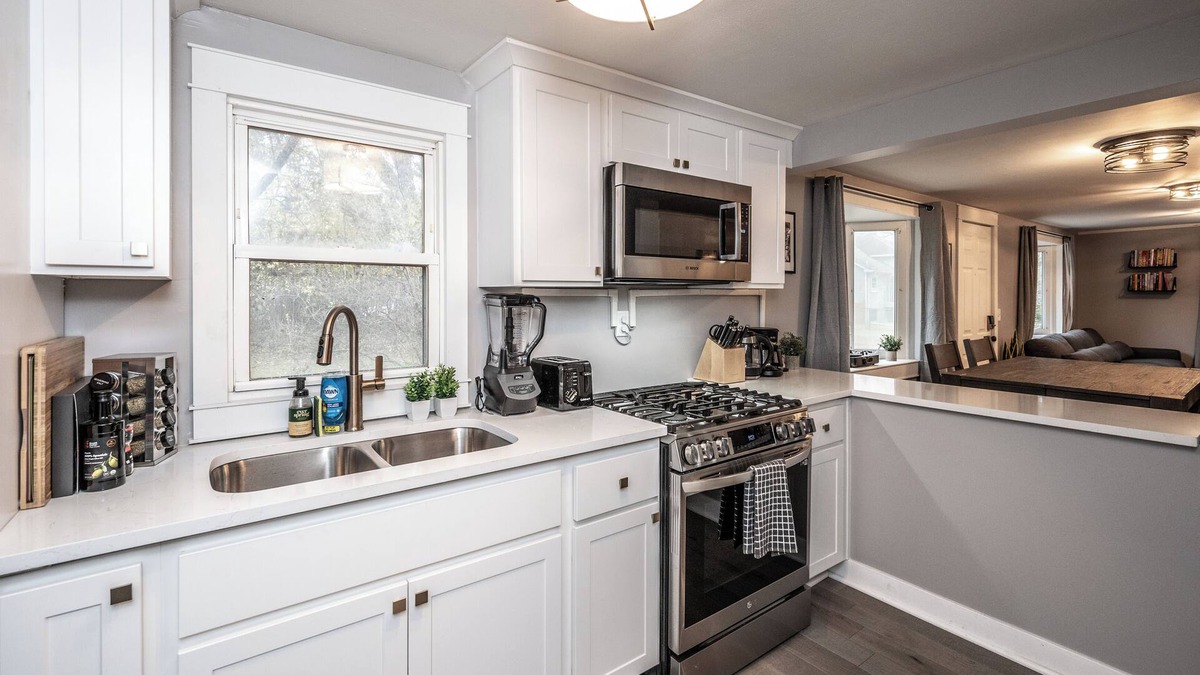 Spring Lake Park House | Spring Lake Cozy 3BR Retreat Fence, FirePit, Grill