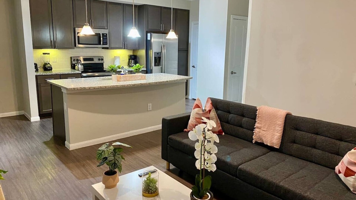 Spring Apartment | Spring Modern 2B2B king Fully equipped Long term