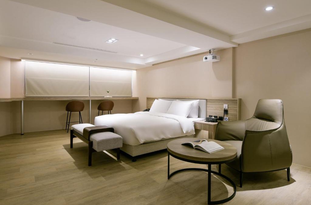 West District Hotel | Spring Rhapsody Hotel