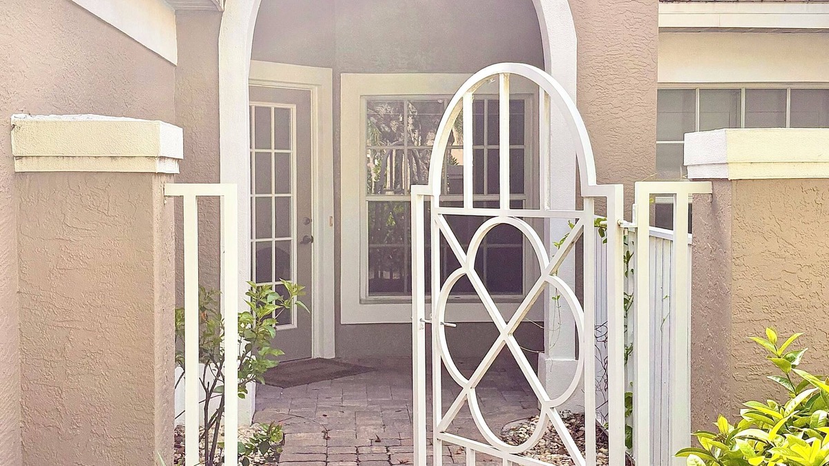 Bonita Springs Villa | Spring Run Golf Club Villa 3BR 2BA w/pool on 1st hole has golf club amenities