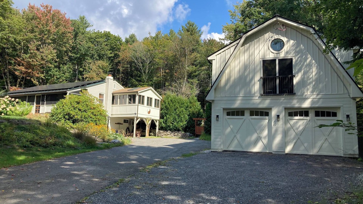 Mount Washington Apartment | Spring/Summer Mountain Spa Nature Retreat with 15 Acre Trail System