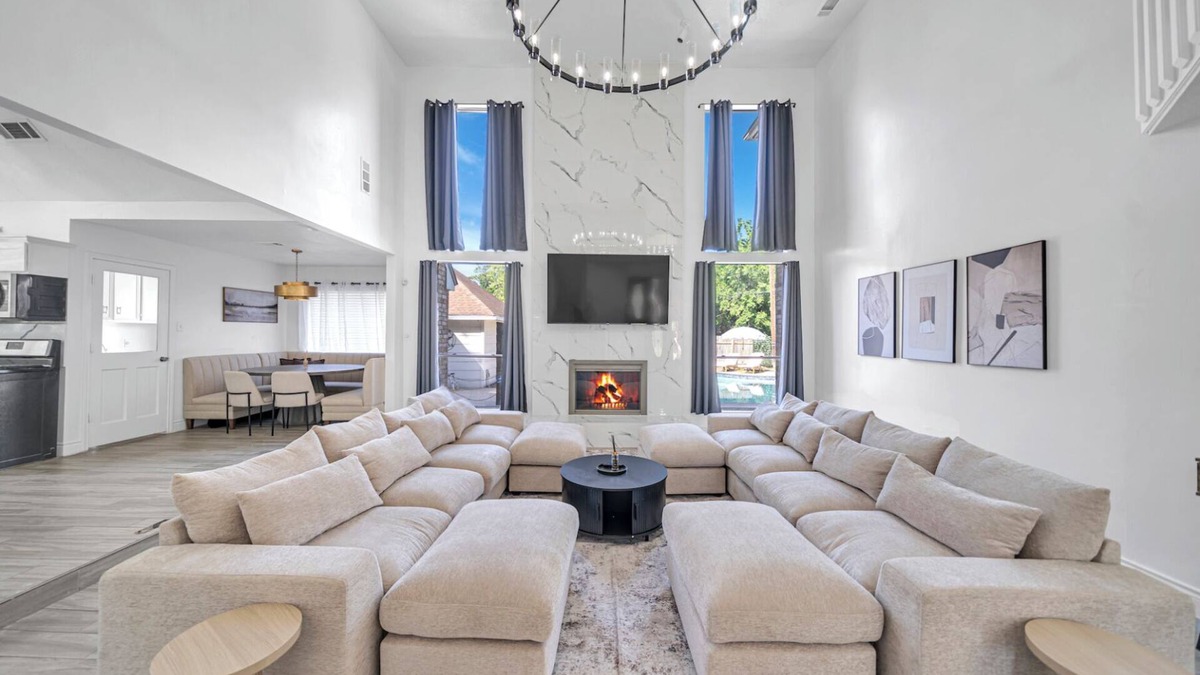 Klein House | Spring TX Home w/Heated Pool, Hot Tub, Game Room, Movie Room – Near Houston
