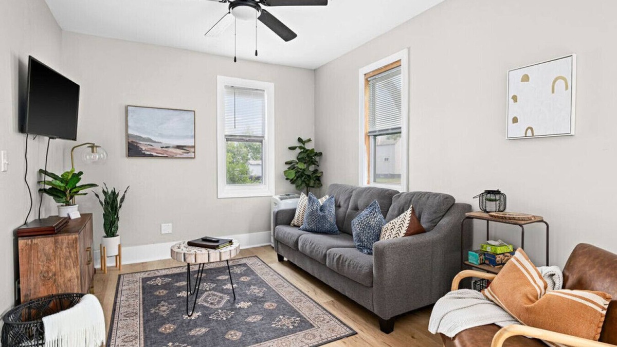 East End House | Spring Valley Cottage