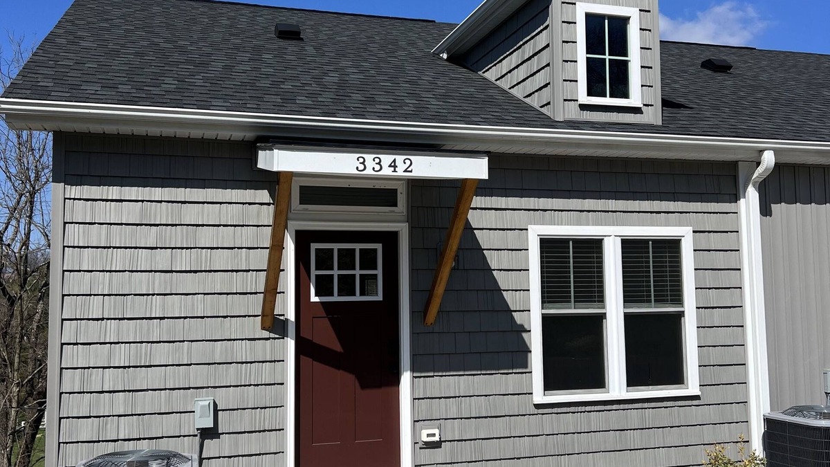 Keezletown House | Spring Village Luxury End Rowhouse