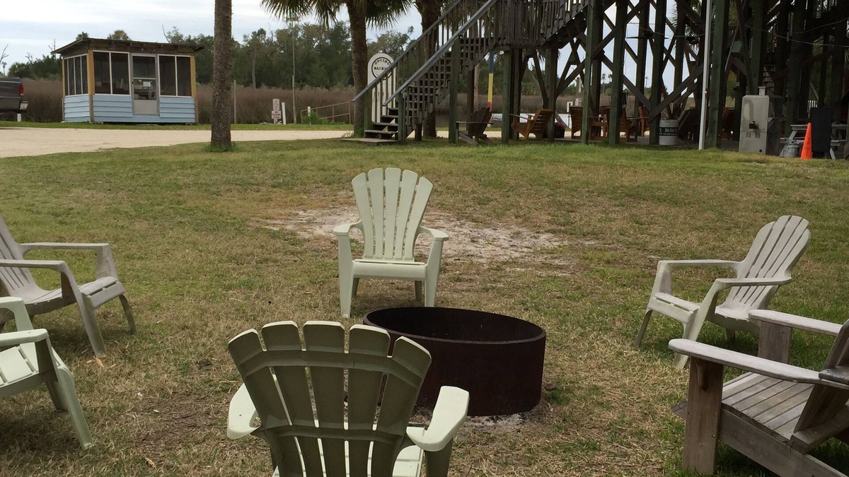 Perry House | Spring Warrior Fish Camp Studio Room, Located On the Gulf of Mexico