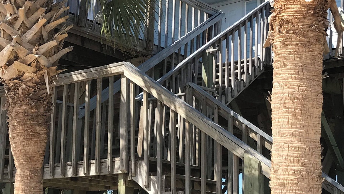 Perry Hotel | Spring Warrior Fish Camp #3 Located on the Gulf of Mexico
