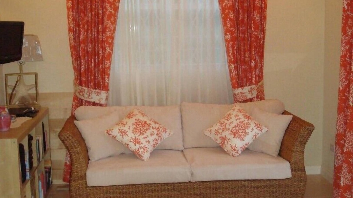 Blue Waters Apartment | Springcourt- N 5 Upscale Holiday rental with pool close to golf club